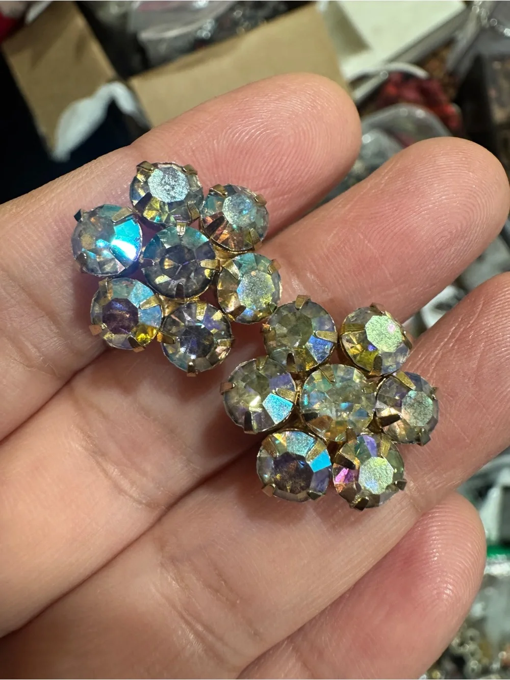 Vintage 1960s Aurora Crystal Cluster Screw back Earrings - Gold Tone - Picture 12 of 16